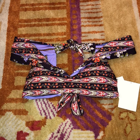 Becca Rebecca Virtue Floral Cottage Portrait Bikini Top SZ M NWT - Picture 3 of 4